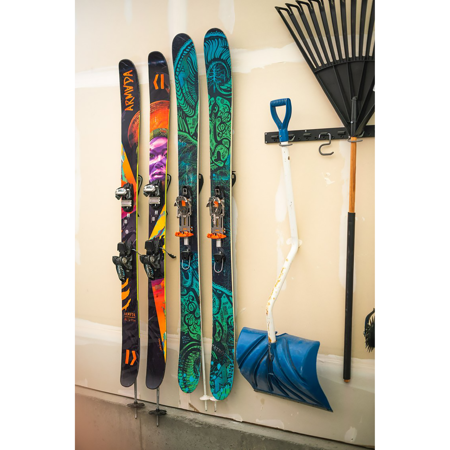 Hover. The Wall Mount Ski